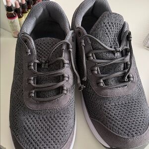 Orthofeet Men’s 11.5 2E Wide Gray Knit Comfort Walking Sneakers